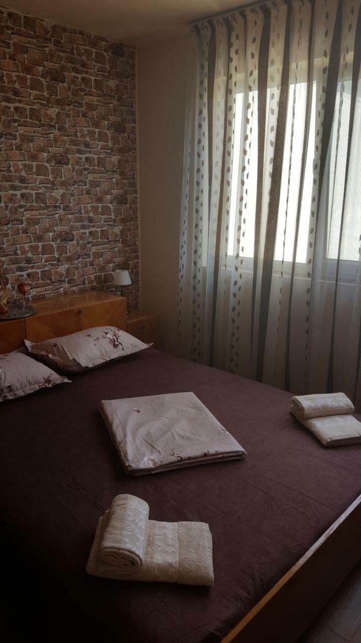 Apartament Victory Leilighet Orşova Eksteriør bilde